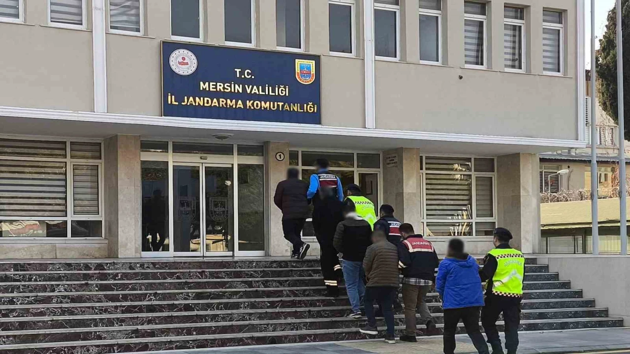 Mersin merkezli operasyonda göçmen kaçakçılığı organizatörü 5 şüpheli yakalandı