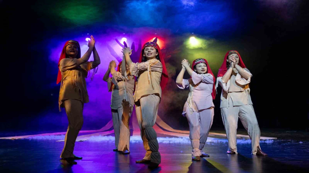 Mersin Şehir Tiyatrosu, Ben Anadolu oyunun prömiyerini yaptı