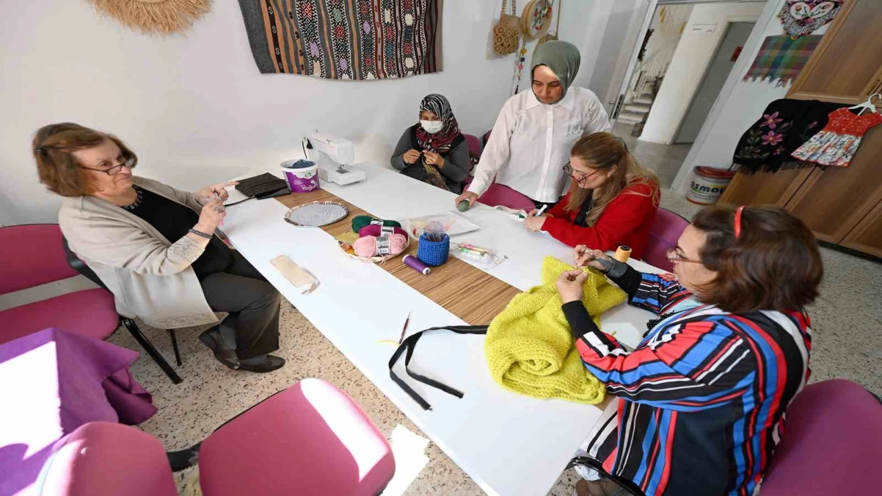 Mersinde kadın ve çocuk atölyeleri fabrika gibi işliyor