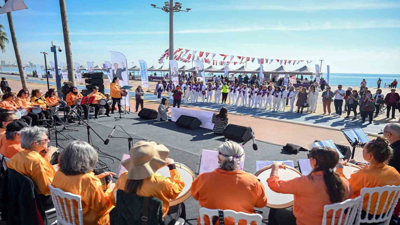 Mersinde kadınlar Kadınlar Gününü kutladı