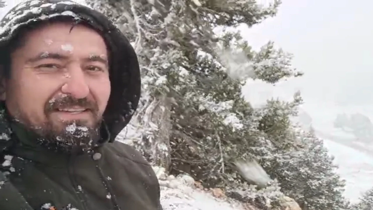 Mersinde martta lapa lapa kar yağdı