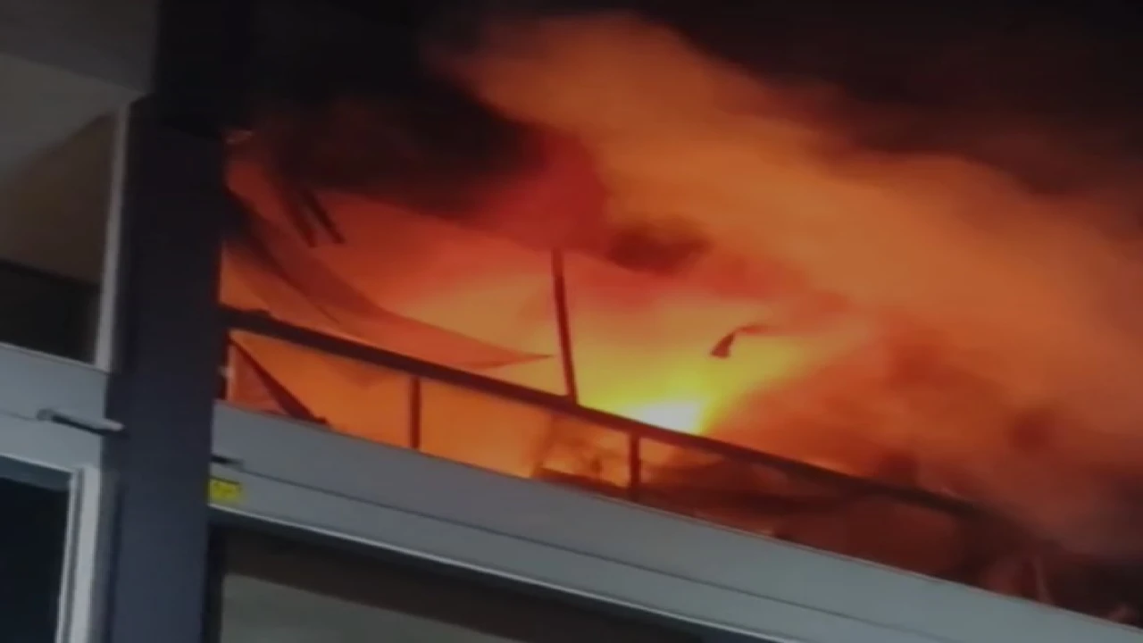 Mersinde yangın: Alevler diğer dairelere sıçramadan söndürüldü