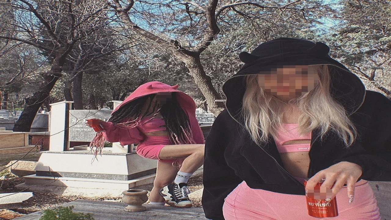 Mezarlıkta yaptıkları paylaşımları ile tepki çekmişlerdi: 5 gün önce yurtdışına çıkmışlar