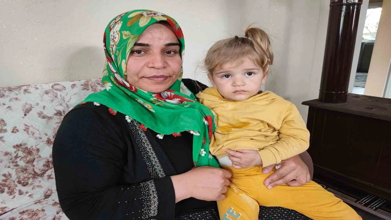 Minik Kübranın annesi: Biyonik kulaklık alınacağını öğrenince kalbim duracaktı