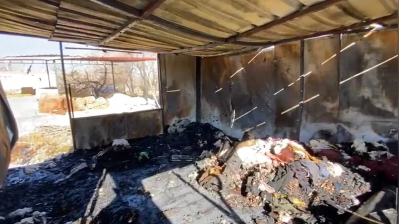 Osmaniyede depremzede vatandaşların yaşadığı konteyner yandı