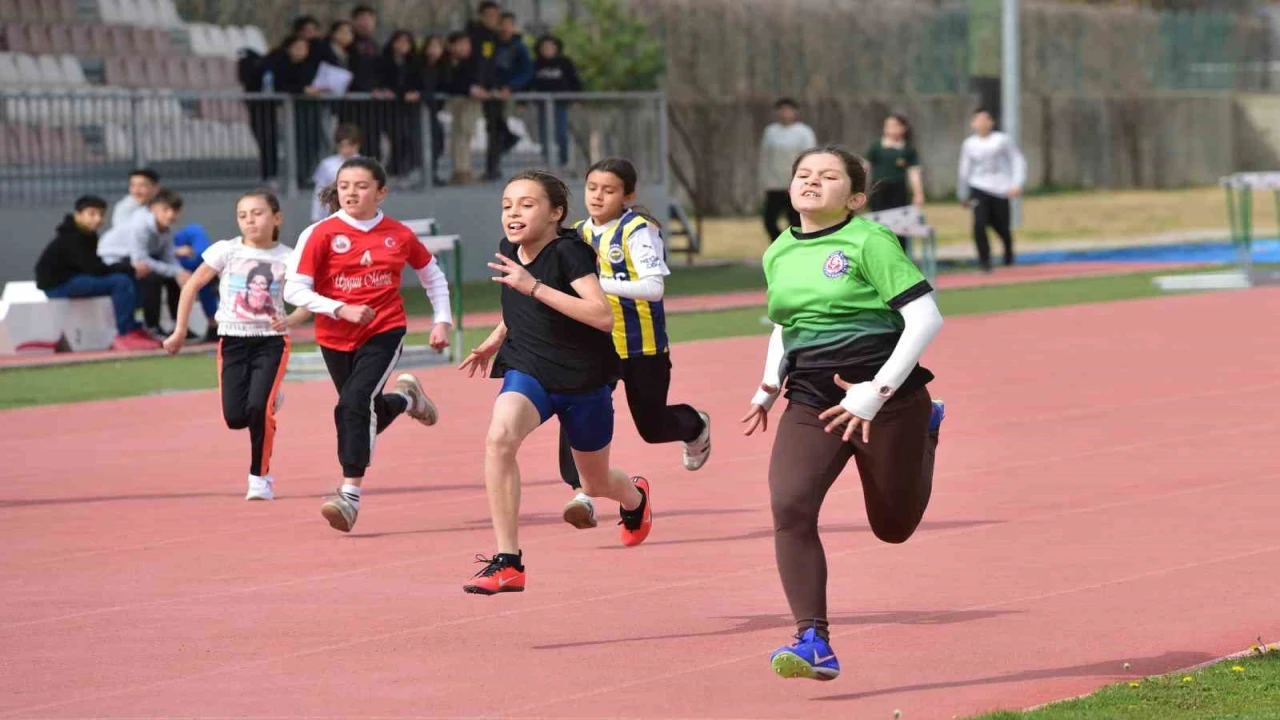 Osmaniyede Okul Sporları Atletizm Müsabakaları sona erdi