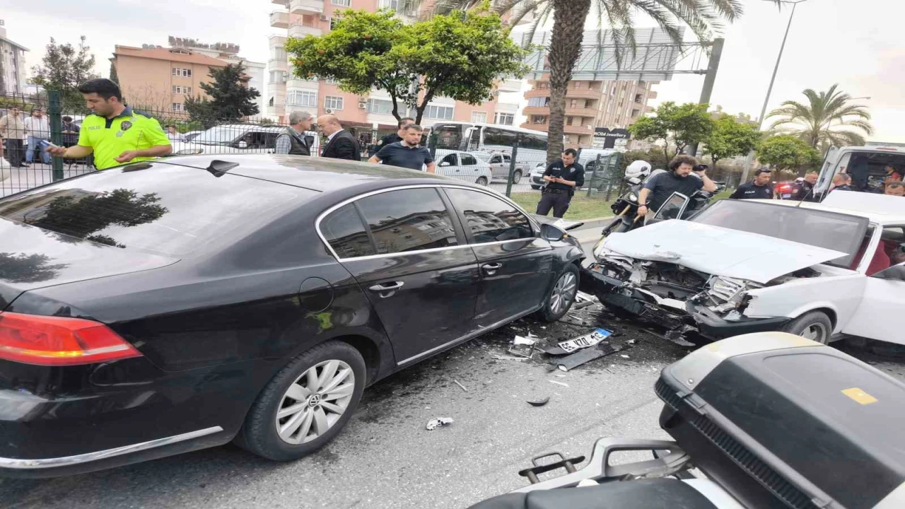 Polisin dur ihtarına uymayan sürücü ortalığı savaş alanına çevirdi