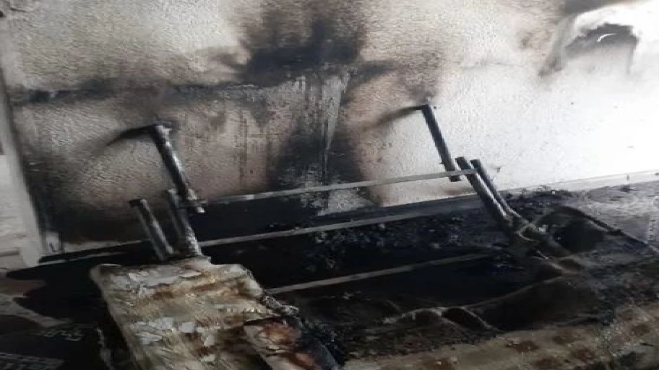 Sobadan çıkan yangın evde zarara neden oldu