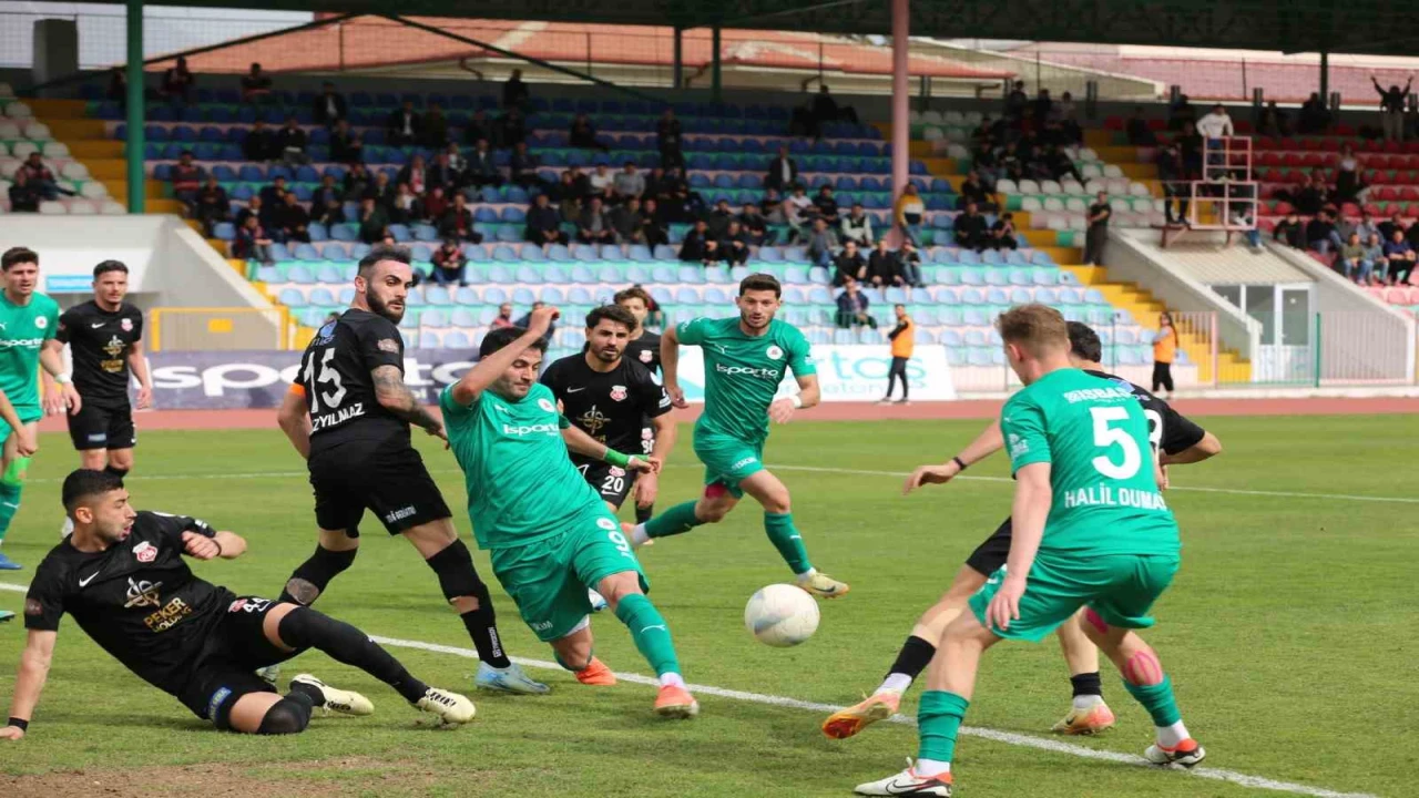 TFF 2. Lig: Isparta 32 Spor: 1 - GMG Kastamonuspor: 3