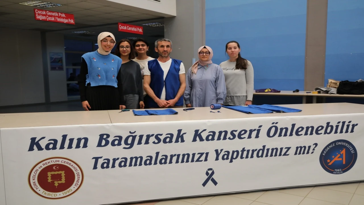 Tıp Fakültesi Öğrencileri, kolon kanserine dikkat çekti