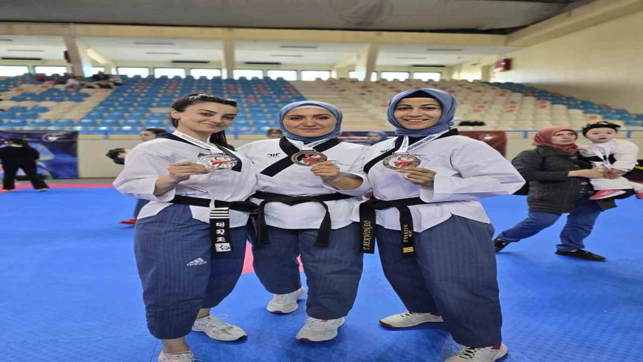 Türkiye Tekvando Poomsae Şampiyonasında Ispartalı sporculardan gümüş madalya