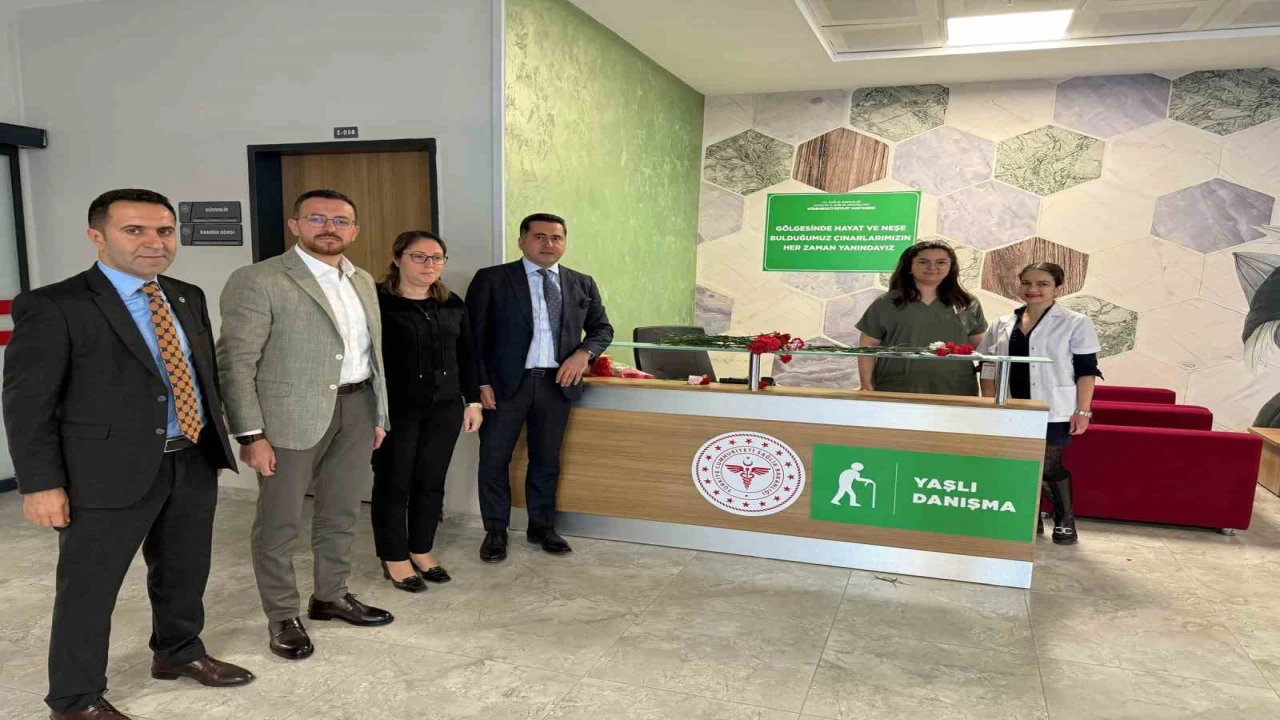 Yaşlı dostu hastaneden yaşlı vatandaşlara anlamlı etkinlik