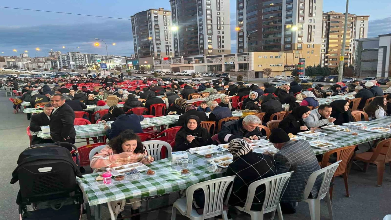 Yirmiikigün Mahallesinde 22nci Ramazanın, 22nci iftarı