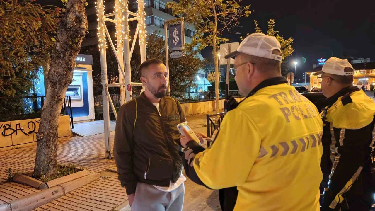 1.93 promil alkollü çıktı Devlet memuruyum diyerek polislere zorluk çıkarttı
