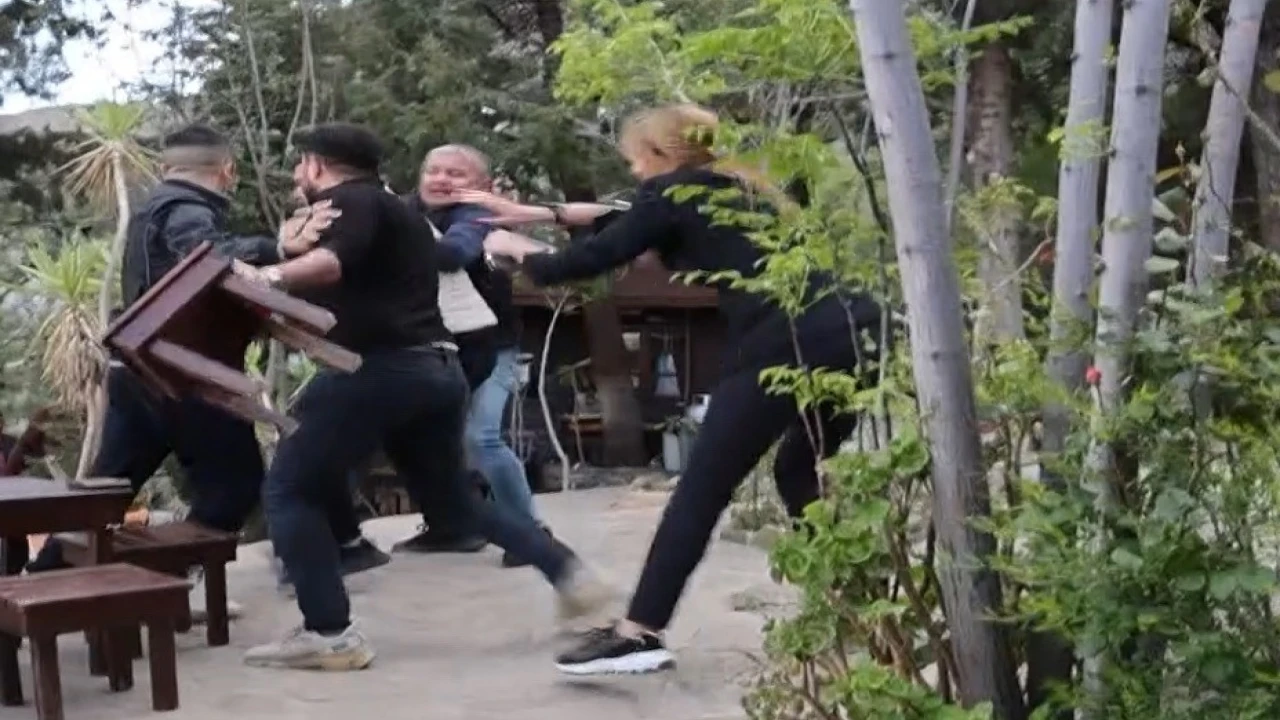 Adana usulü Polis Haftası kutlaması az daha karakolda bitecekti