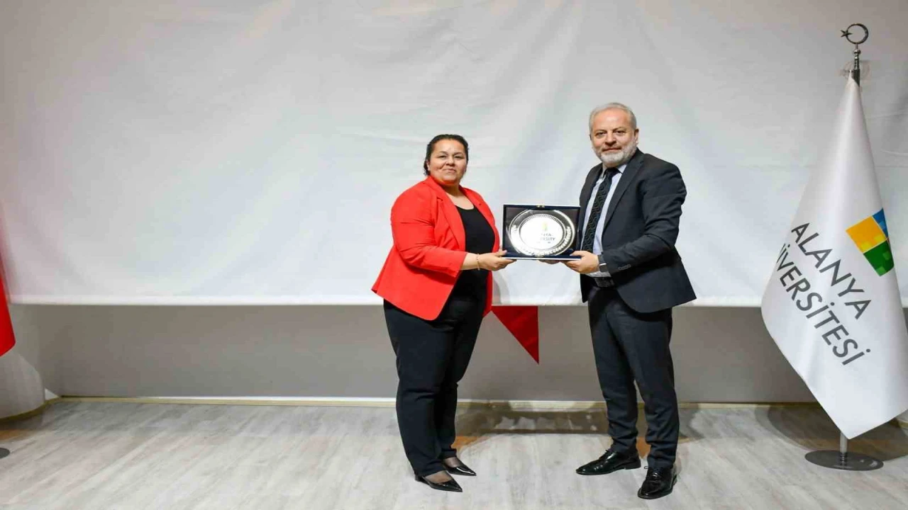 Alanya Üniversitesinde Doğanın İzinde zirvesi