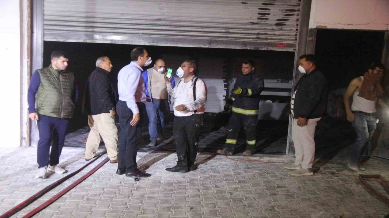 Alanyada mobilya atölyesinde yangın paniği