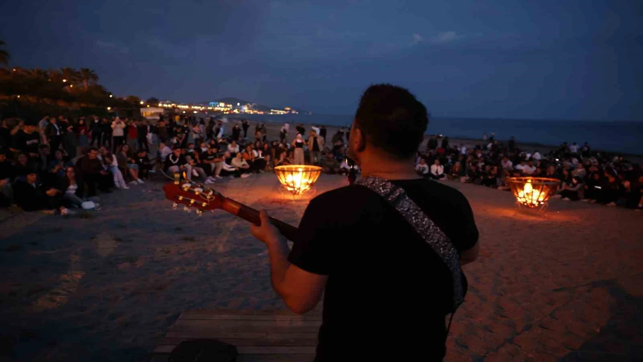 ALKÜde kutlamaların yedinci günü Akdeniz esintisiyle geçti