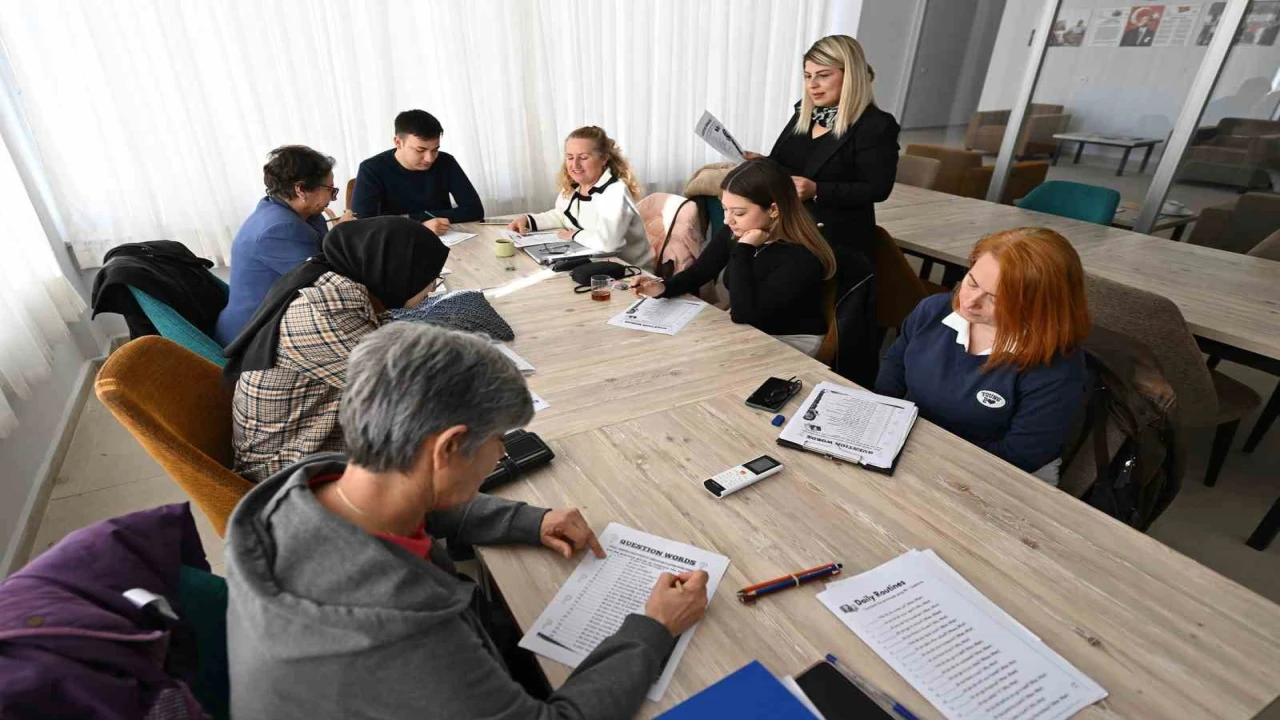 Anamurda Hello Mersin İngilizce kursu açıldı