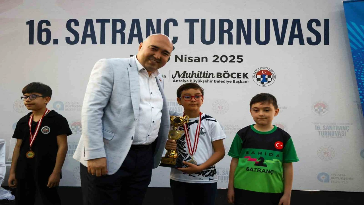 Antalyada 16. Satranç Turnuvası sona erdi