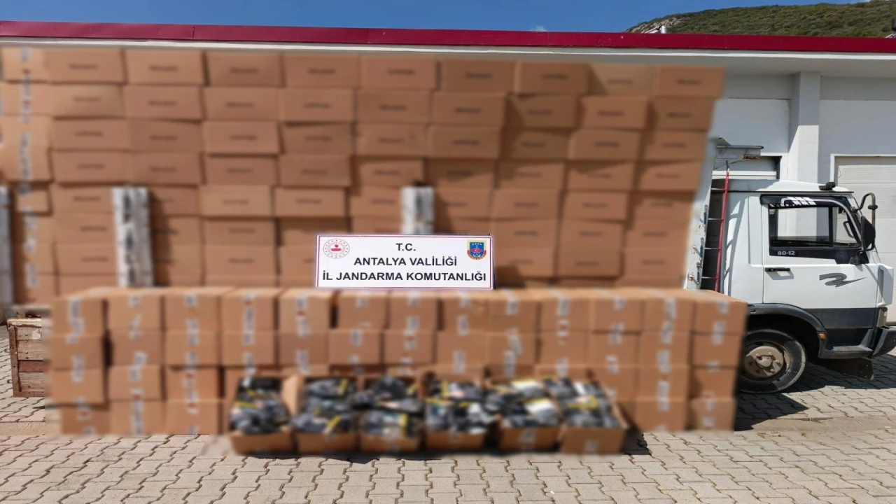 Antalyada 4 ton kaçak tütün ele geçirildi