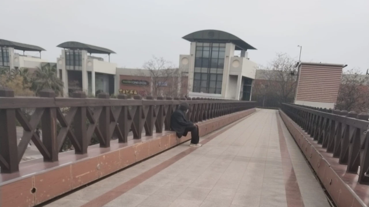 Antalyada dilencinin üzerinden çıkanlar döviz bürosunu aratmadı