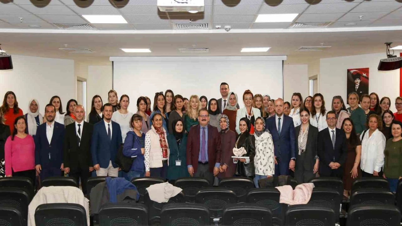 Antalyada ebeler için Doğal Olan Normal Doğum eğitimi başladı