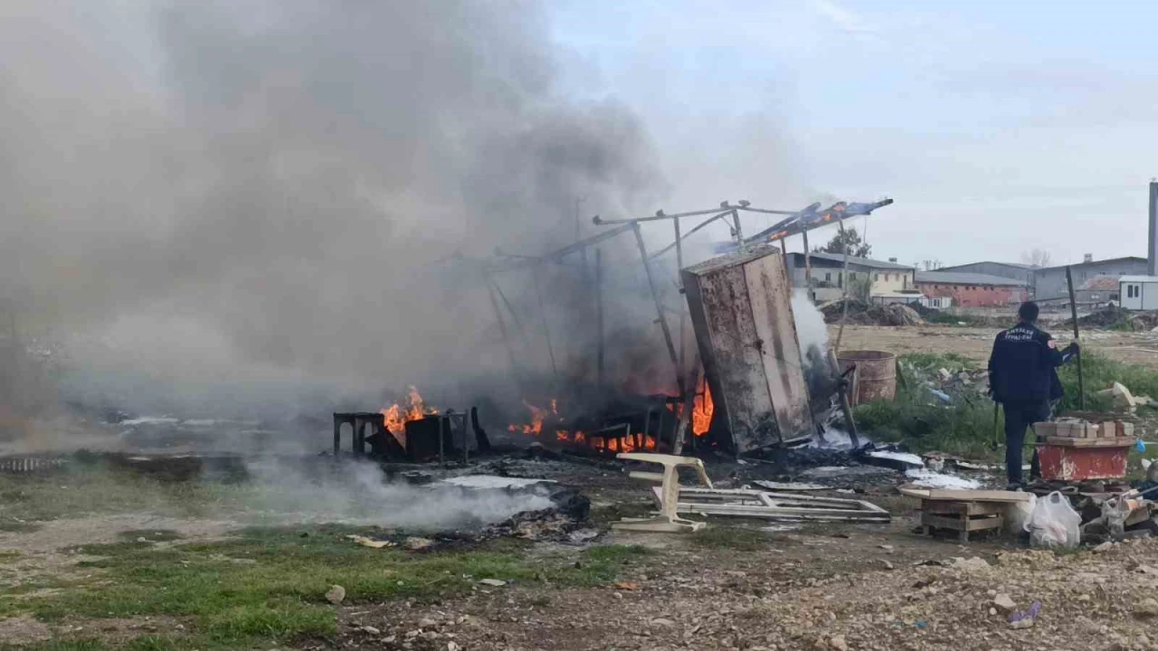 Antalyada konteyner yangını korkuttu