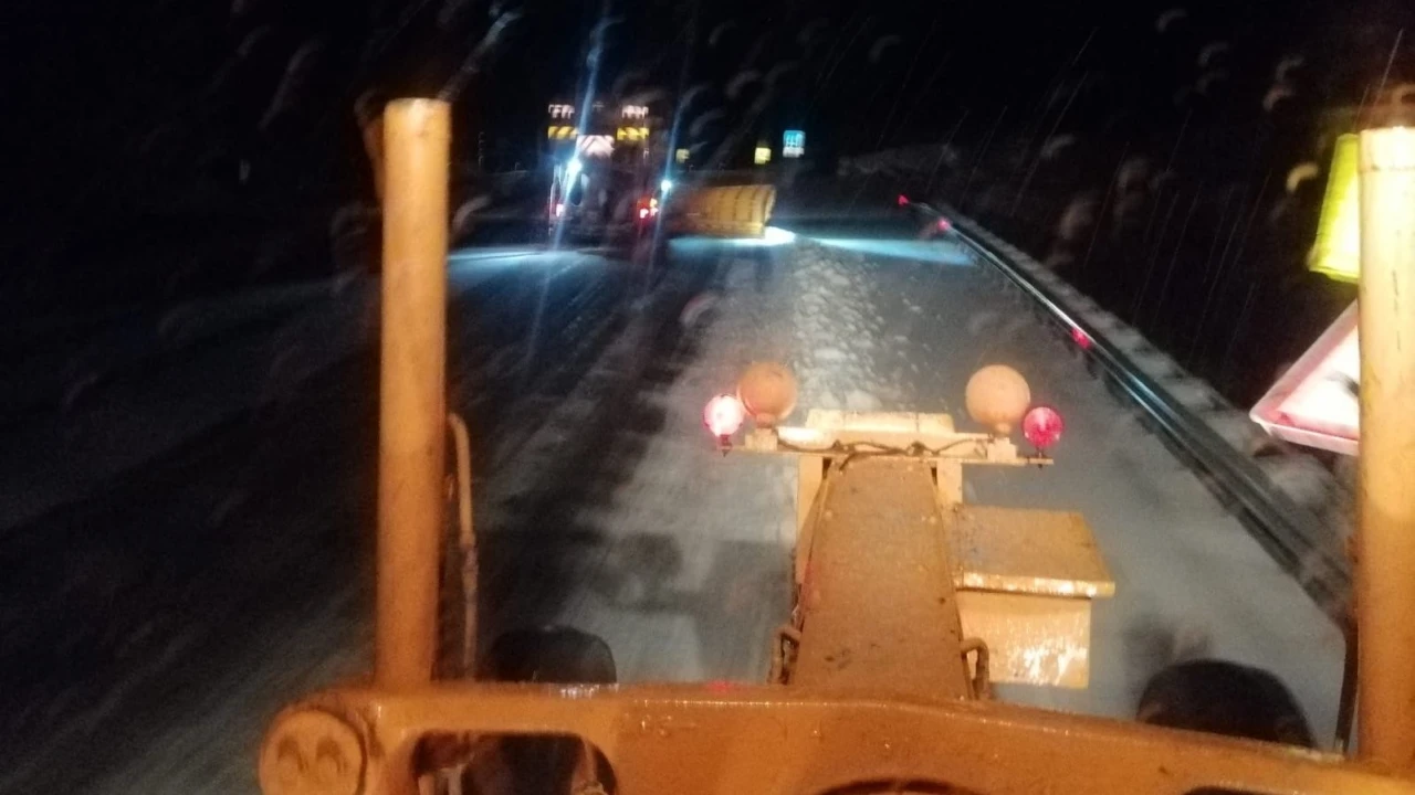 Antalyada nisan ortasında kar yağışları devam ediyor