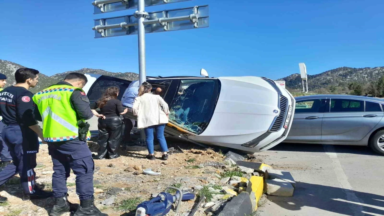 Antalyada trafik kazası: 2 yaralı
