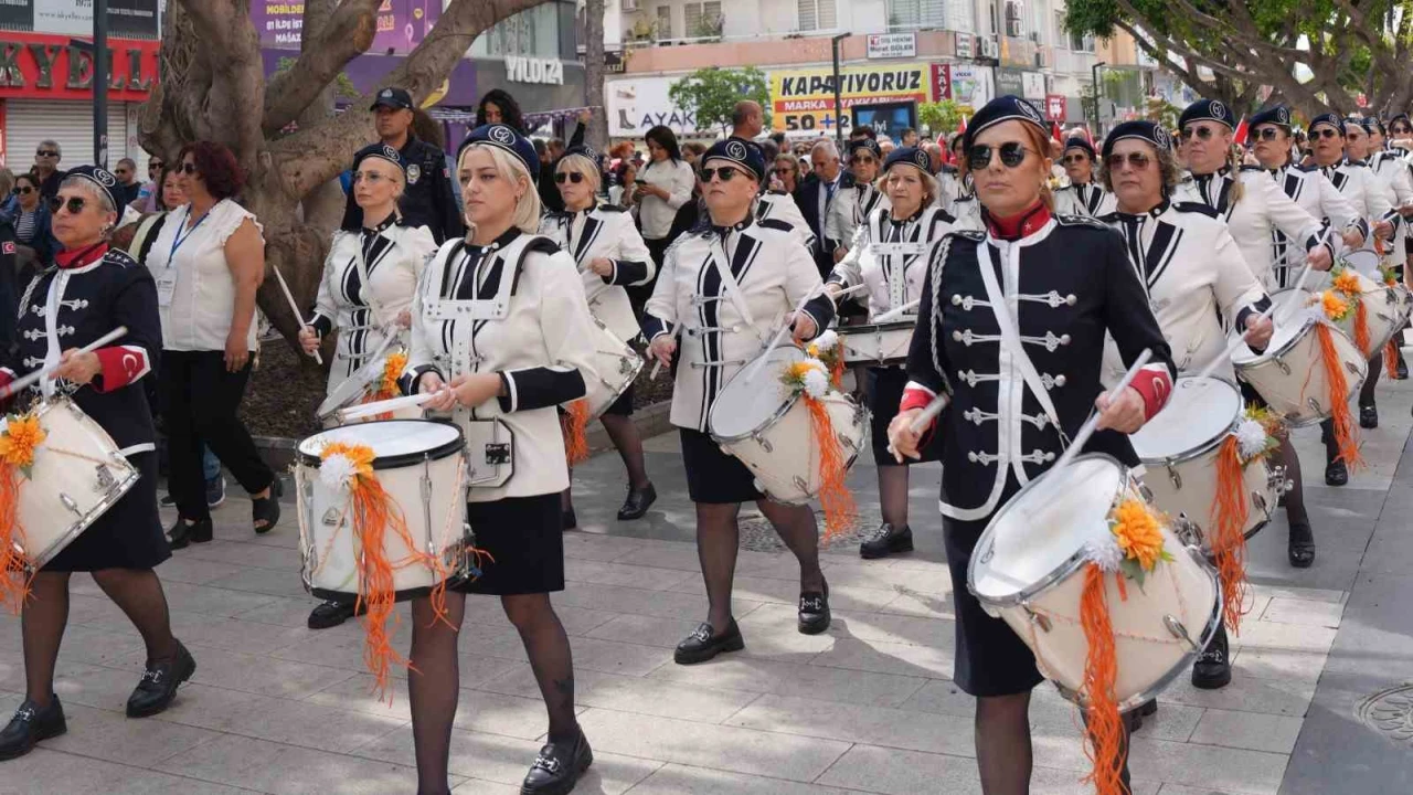 Atakum Cumhuriyet Kadınları Bandosu Portakal Çiçeği Karnavalında