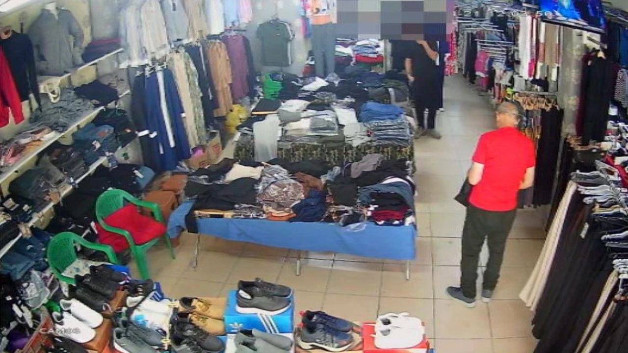 Ayakkabı hırsızları güvenlik kamerasına yakalandı