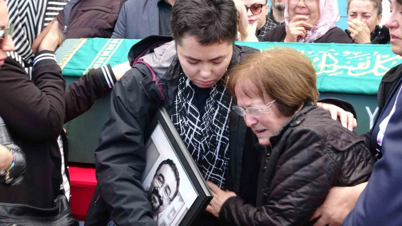 Balkondan düşerek hayatını kaybeden doktor son yolculuğuna uğurlandı