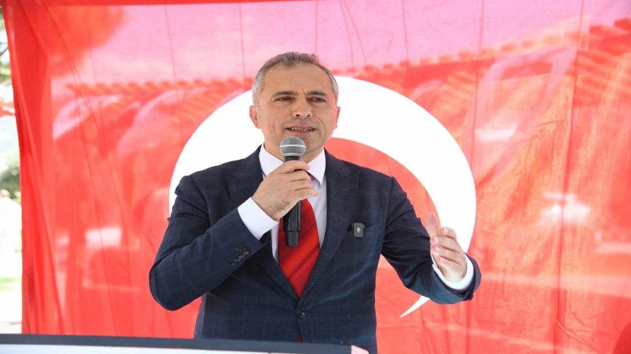 Başkan Çenet: Şehre siluet katan çalışmalarla Osmaniyeyi yeşille kaplayacağız