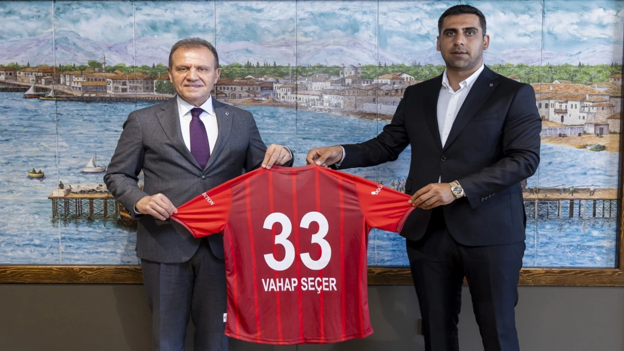 Başkan Seçer: Amacımız ligde kalmak değil, şampiyonluk olmalı