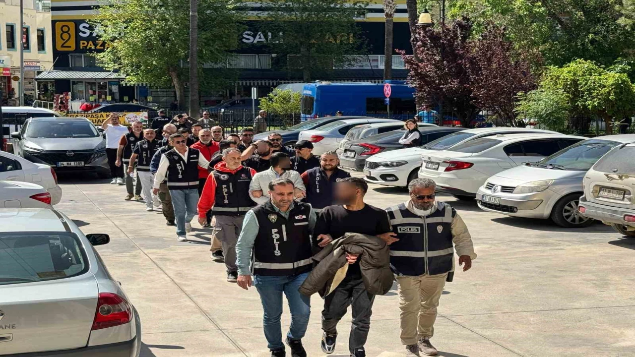 Birçok suçtan adliyeye sevk edilen şüpheliler: Düğün alayı mı var?