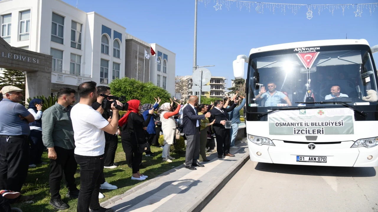 Çanakkale kahramanlarını yad etmek için yola çıkan izcilere kına yakıldı