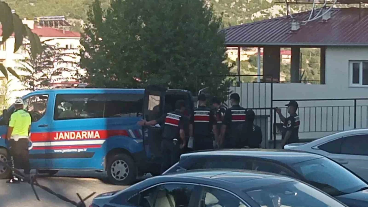 Çoban Naili döven kız kardeşlere para cezası