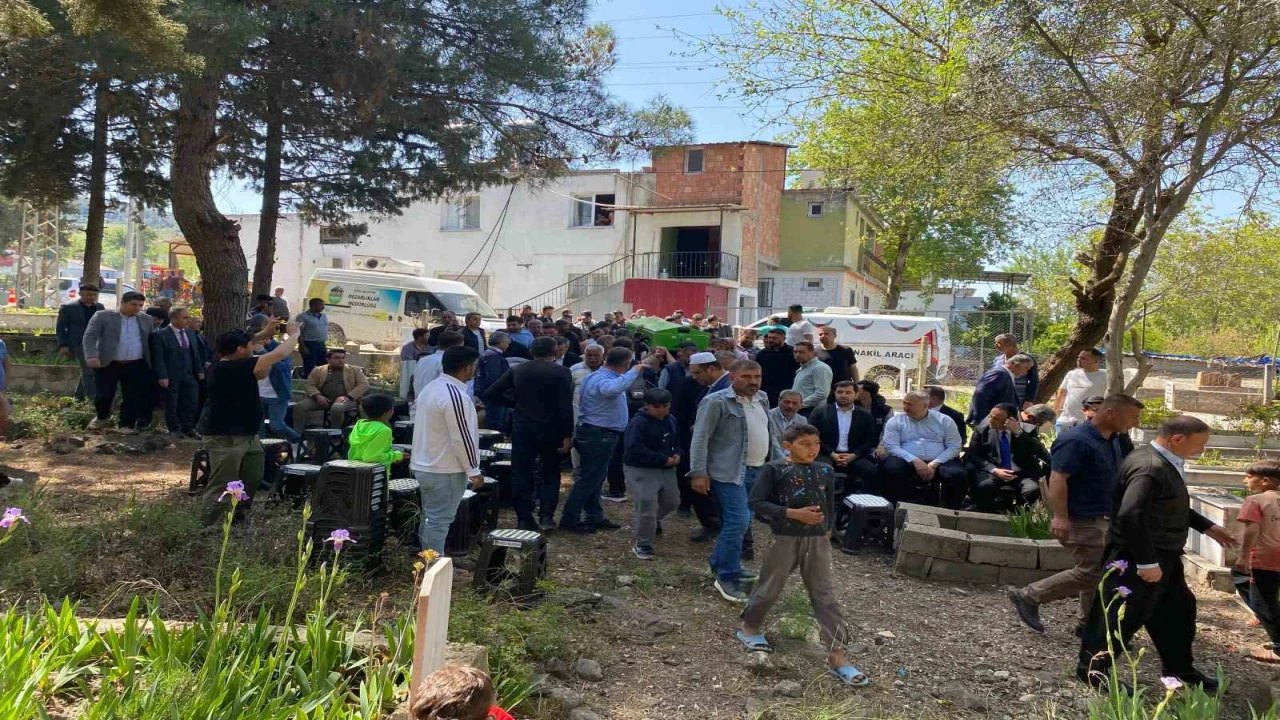 Cumali Timinin cenazesi gözyaşları arasında memleketi Osmaniyede defnedildi