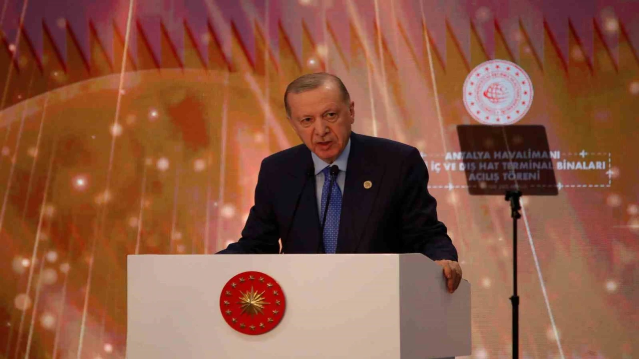 Cumhurbaşkanı Erdoğan: Batı karşısında eğilip bükülenler, el pençe divan duranlar bizim bu dik duruşumuzu anlayamaz