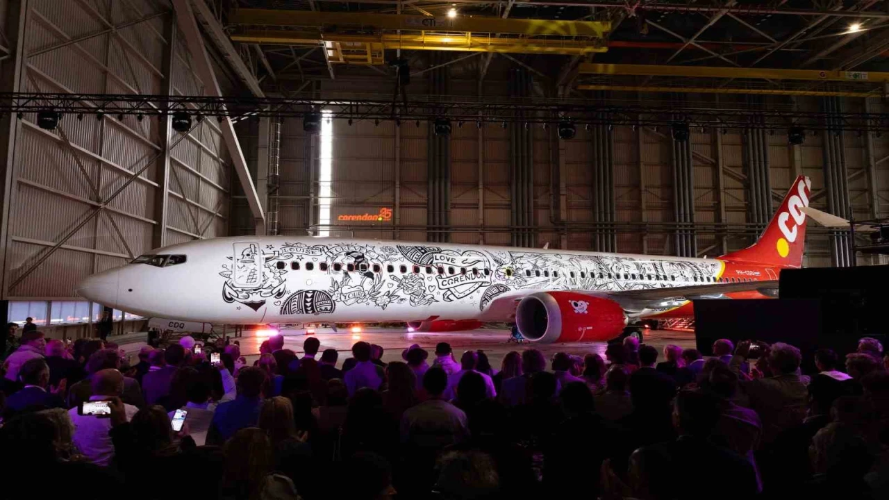 Dünyanın tamamen dövme tasarımlı ilk uçağı havalandı