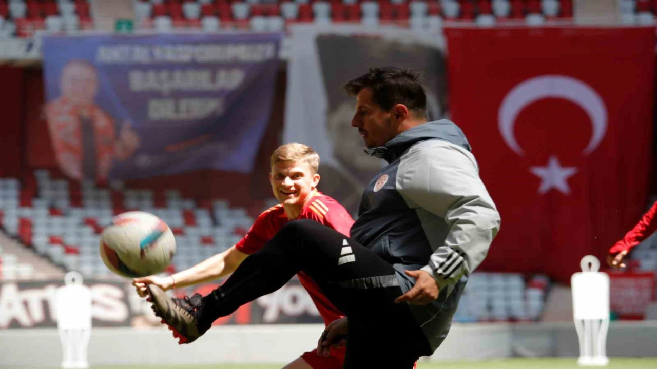 Emre Belözoğlu: Avrupayı konuşmak, Avrupa üzerinden değerlendirmeler yapmak çok gerçekçi değil