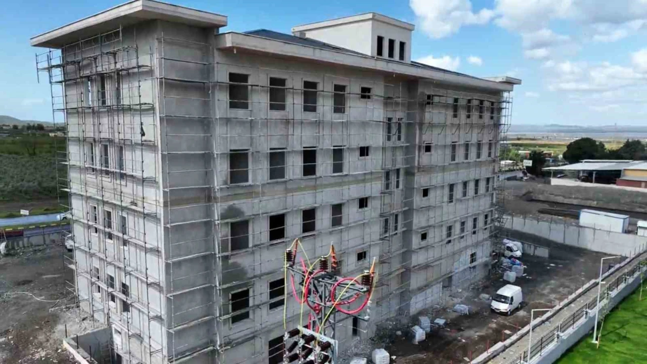 Erzinde hükümet konağı inşası sürüyor