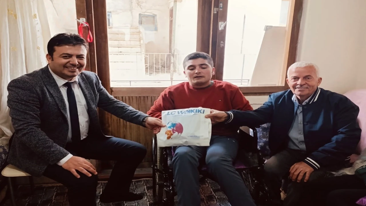 Gazipaşa SYDVden özel bireylere doğum günü sürprizi