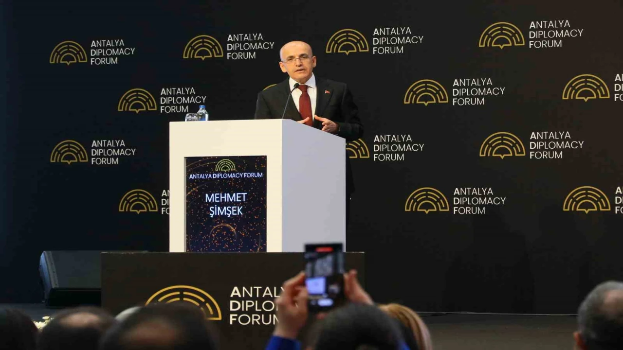 Hazine ve Maliye Bakanı Şimşek: Enflasyon düşüyor, düşecek