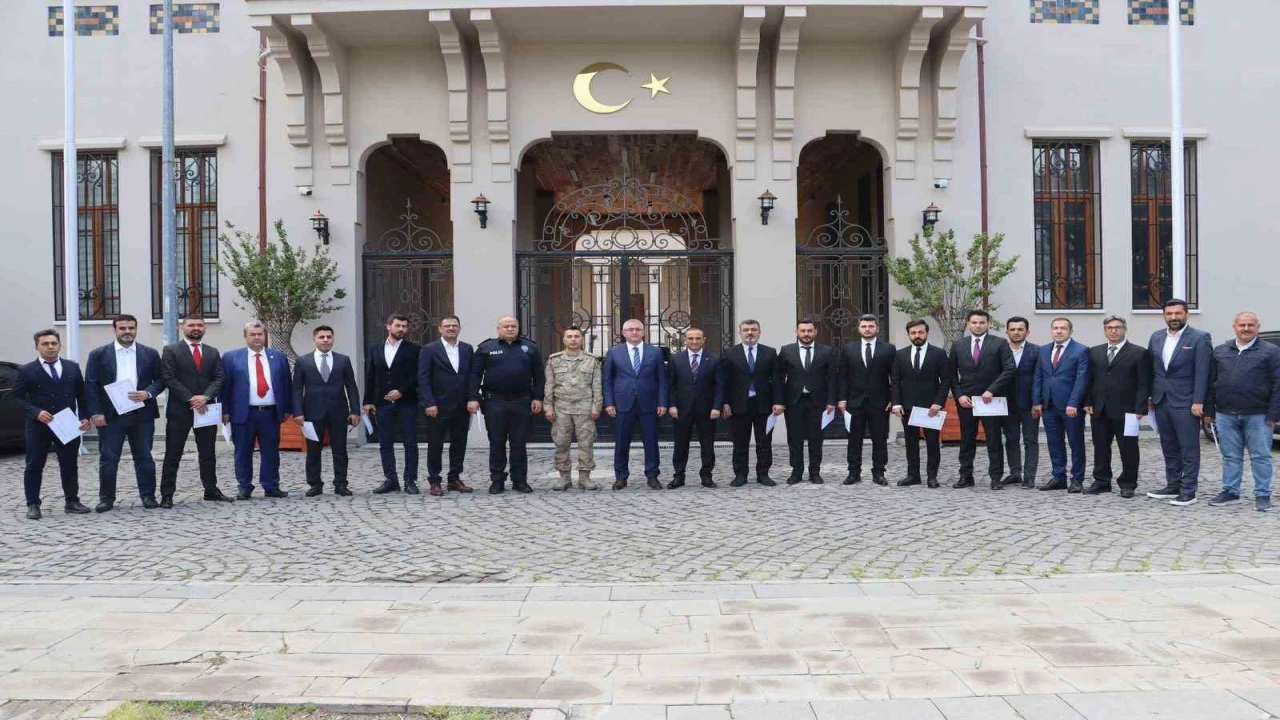 İskenderunda görevinde başarı gösteren emniyet güçlerine başarı belgesi verildi