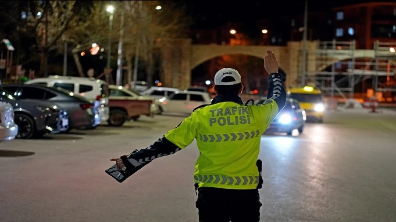 Ispartada asayiş ve trafik denetiminde 7 araç sürücüsüne ceza