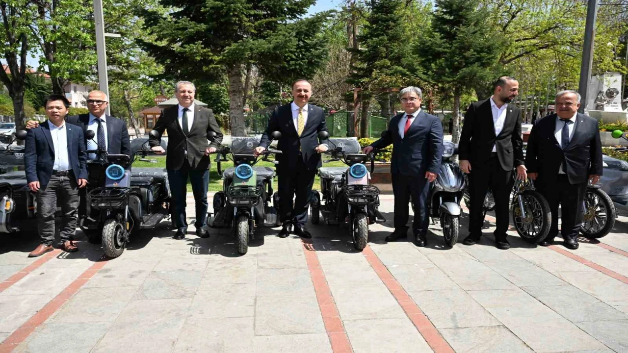 Ispartada Çin ortaklı yatırım ile 800 milyon TLlik araç üretim tesisi kurulacak