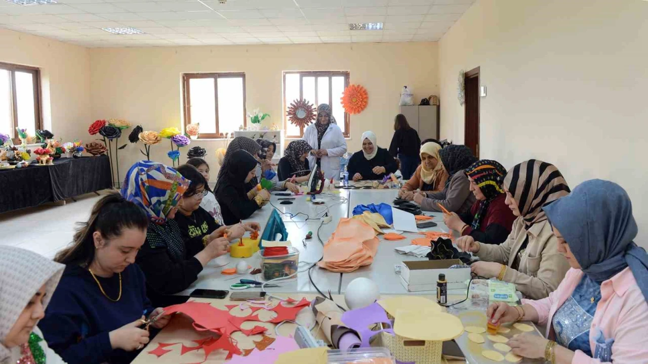 Kahramanmaraşta kadınlar hem sosyalleşiyor hem üretiyor
