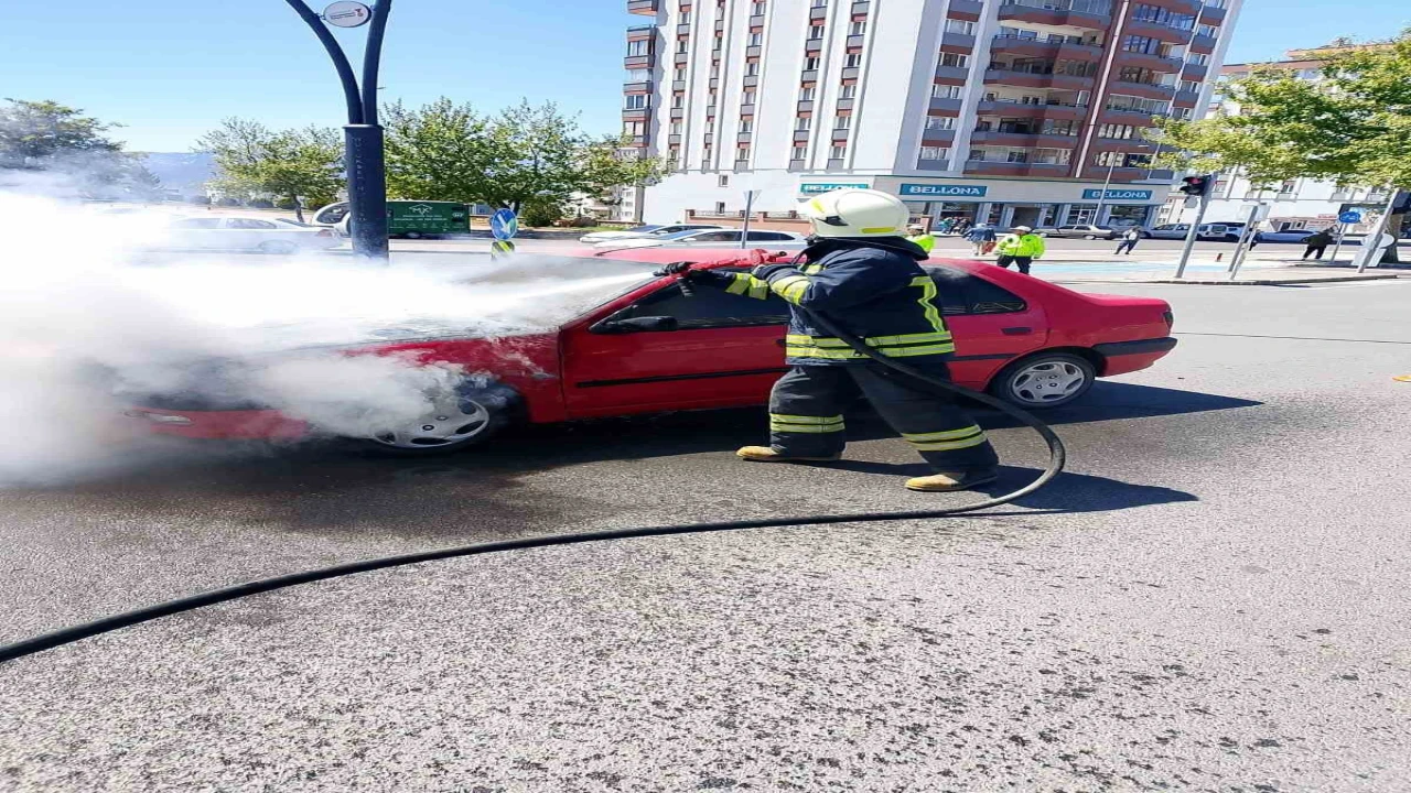 Kahramanmaraşta otomobil yangını